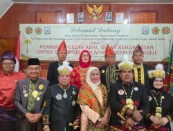 Pangkalima Gong Pendy Runca Attends Bengkulu’s 57th Traditional Title Conferment Ceremony Alongside KRA Ngabehi Fitria Anggraeni