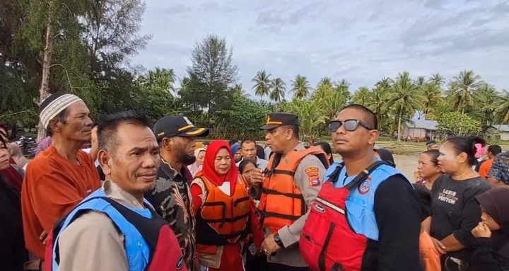 Breaking Through Isolated Routes, IKTN of West Sumatra Successfully Delivers Aid to 8,000 Disaster Victims in Maligi