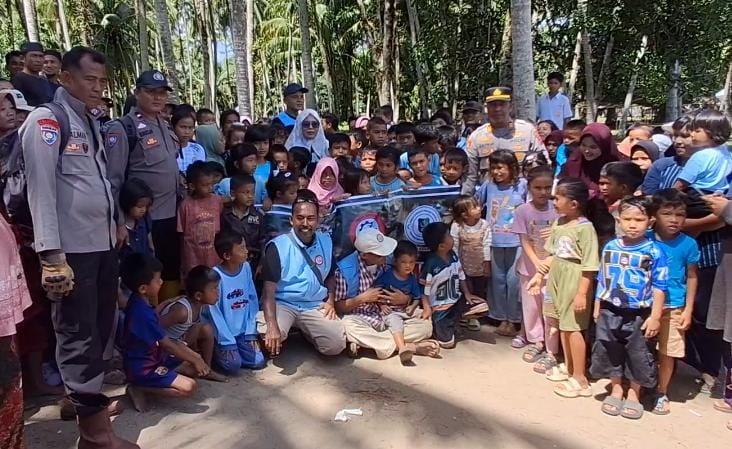 Post-Disaster Trauma Healing for Children in Nagari Maligi: Mining Entrepreneur Distributes 300 Goodie Bags