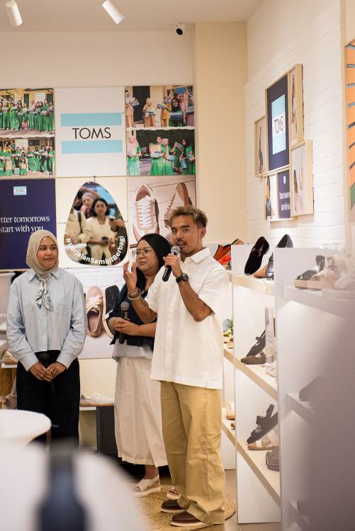 TOMS Holds Community Gathering at Pondok Indah Mall 2, Strengthens #PurchaseWithPurpose Campaign in Indonesia