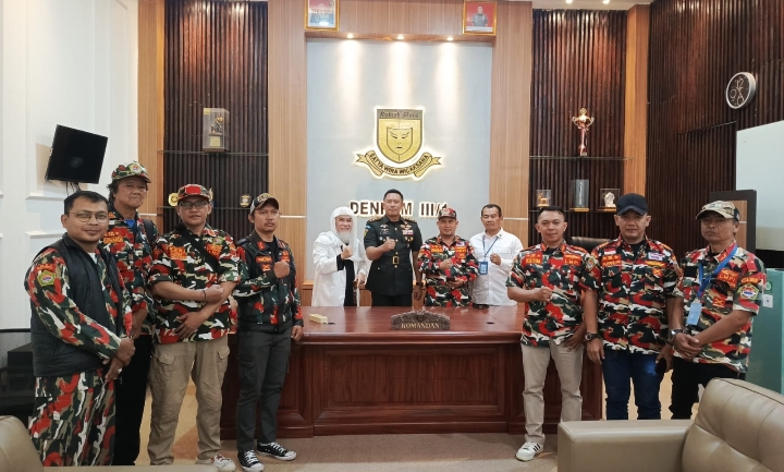 MAI Spiritual Supreme Council Member Abuya Tubagus Mulyadi Mawahib Alqodim Albantany Strengthens Ties Between Scholars, TNI, and Nusantara Traditional Leaders