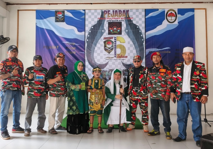 Abuya Abah Alam Emphasizes Brotherhood, Love for Religious Scholars, and National Unity at PEJABAT’s 6th Anniversary