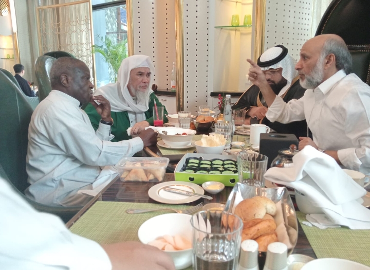Abah Alam Expresses Gratitude for Honorable Invitation from the Custodian of the Kaaba Key, Message of Faith Resonates at the Indonesian Indigenous Council Forum