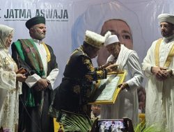 Kutai Mulawarman Monarch Grants “Karunia Kaseh” at National Dhikr Event in Rajeg Tangerang