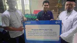 BRI KC Cibubur Stands with Disaster Victims, Distributes 1,000 Food Packages in Bogor