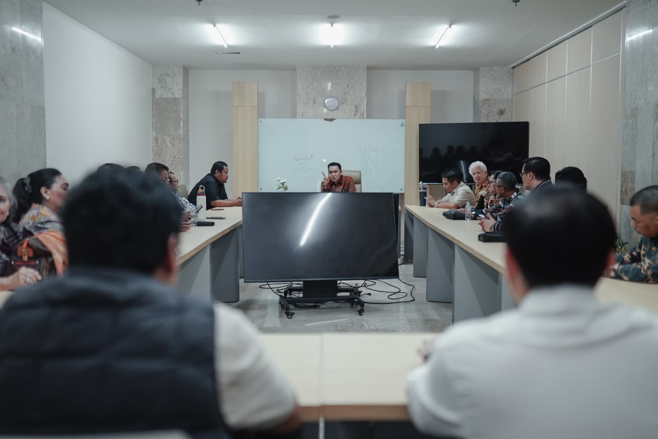 Special Staff to the Minister of Religious Affairs Dr. Gugun Gumilar, Ph.D. Promotes Interfaith Dialogue to Strengthen National Unity at Istiqlal Mosque