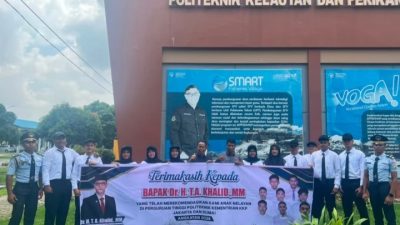 Fishermen’s Students Unfurl Appreciation Banner for T.A. Khalid at MFA Polytechnic